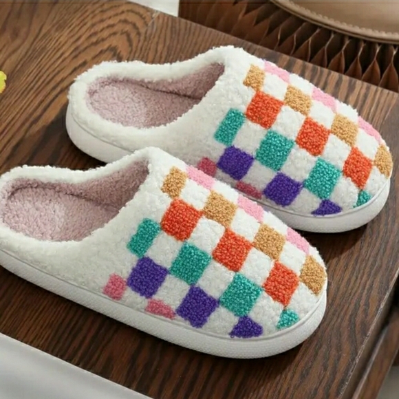 Slippers Sherpa Checkered Cushoined NEW - Picture 3 of 6
